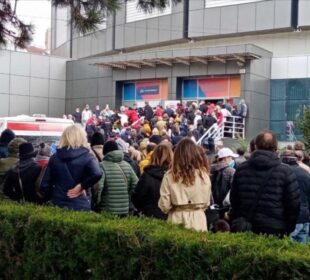 Ovako je bilo danas ispred hale "Čair"; foto: M. M, Južne vesti