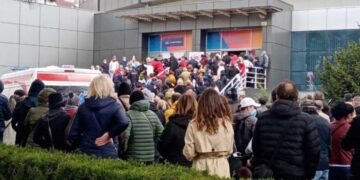 Ovako je bilo danas ispred hale "Čair"; foto: M. M, Južne vesti