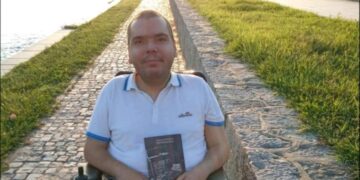 Prva zbirka pesama Aleksandra Vojinovića; foto: A. V. /Privatna arhiva