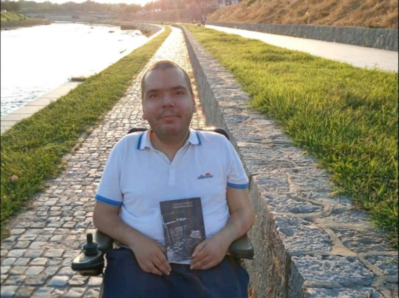 Prva zbirka pesama Aleksandra Vojinovića; foto: A. V. /Privatna arhiva