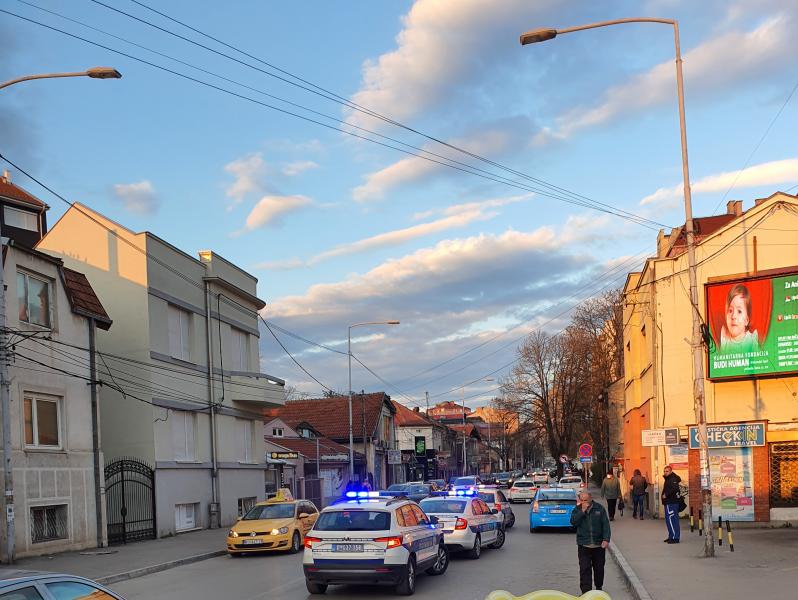 Policija traga za vozilom; foto: čitalac, JV