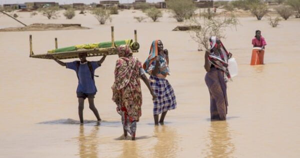 Poplave uzrokovane obilnim sezonskim kišama uništile su ogroman broj domova u državi Kartum i Sudan. Fotografija: Agencija Anadolu / Getty Images