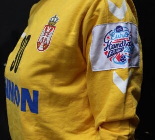 Početna cena je 4.000 dinara, a licitira se na Fejsbuk strani Lokalne fondacije Niš; foto: LFN