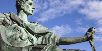Statua Konstantina Velikog u Jorku, Velika Britanija; foto: National Geographic Srbija