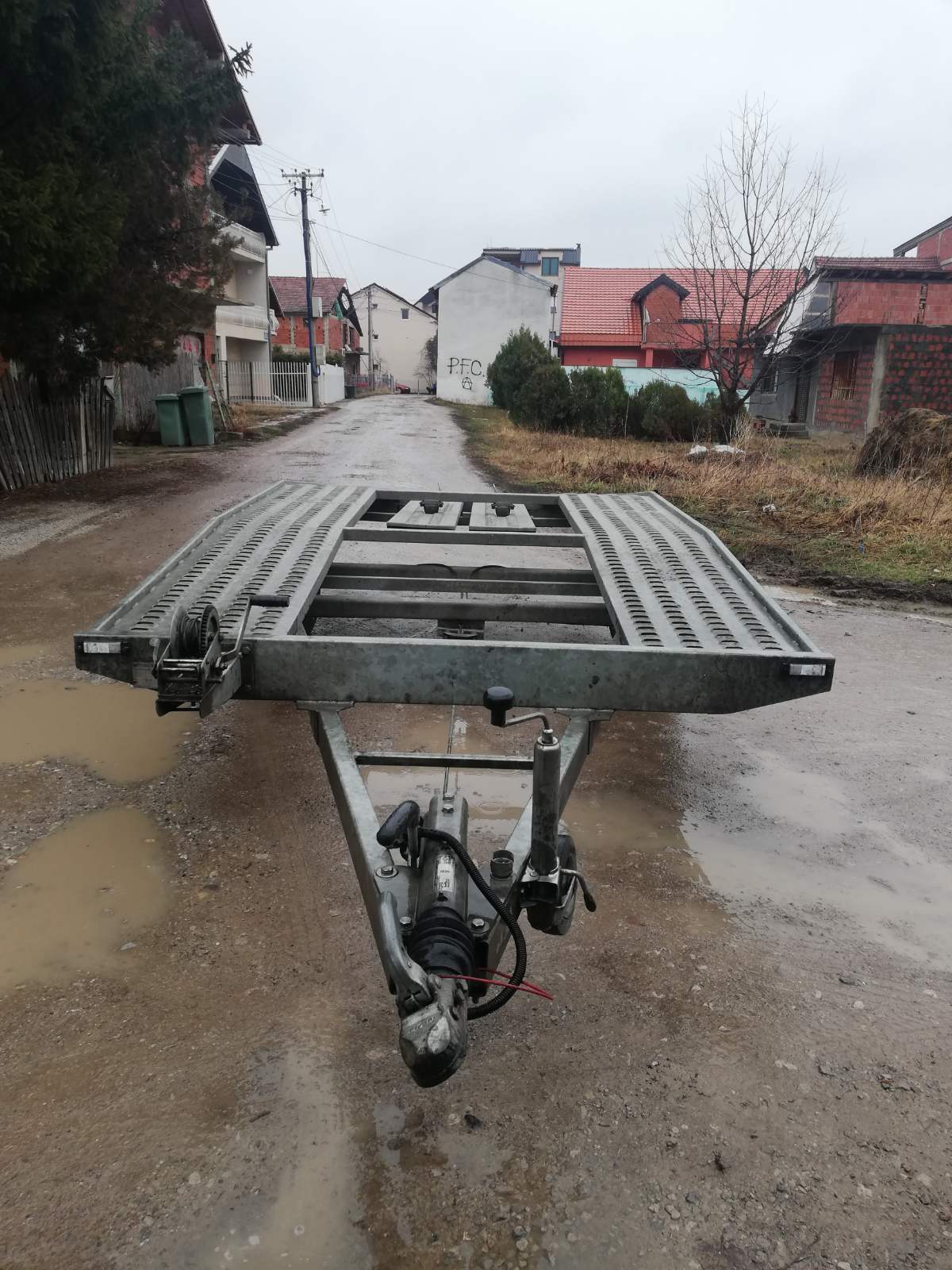 Iznajmljivanje prikolica Niš - UROŠ
