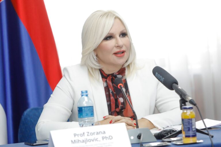 (BETAPHOTO/KABINET POTPREDSEDNICE VLADE, KOORDINACIONO TELO ZA RODNU RAVNOPRAVNOST/ZORAN PETROVIC/DS)