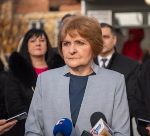 Preuzeto sa izvora: Ministarka obilazila zdravstvene ustanove u Nišu; foto: Ministarstvo zdravlja