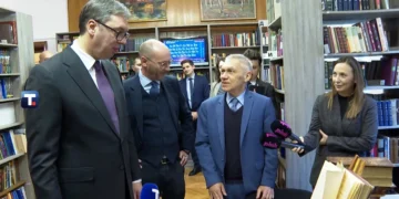 Preuzeto sa izvora: Vučić posetio Ruski dom
