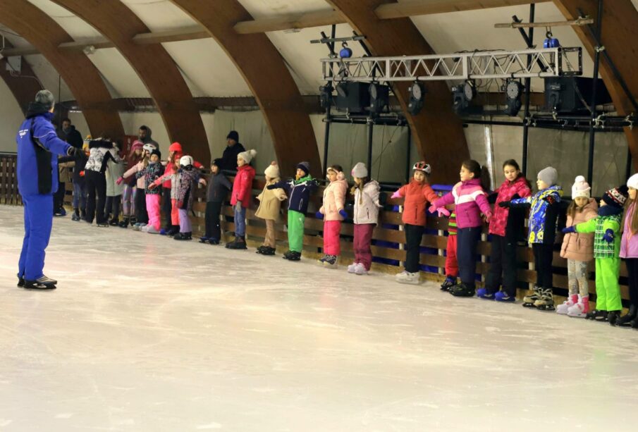 Besplatna škola klizanja u sportskom centru Čair