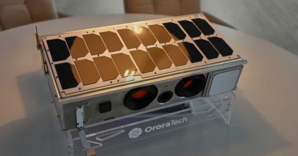 Nanosateliti za gašenje požara - AP Photo